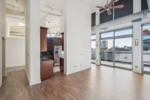 Tiny photo for 740 W Fulton Street #1402, Chicago, IL 60661 (MLS # 12725724)