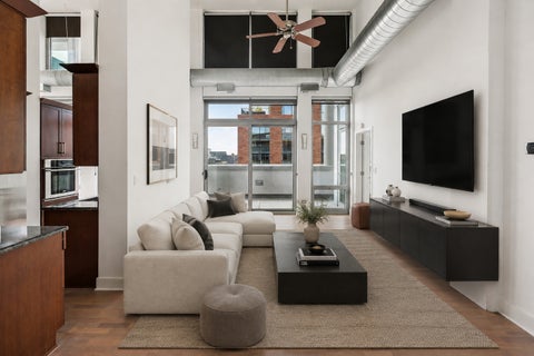 Tiny photo for 740 W Fulton Street #1402, Chicago, IL 60661 (MLS # 12725724)