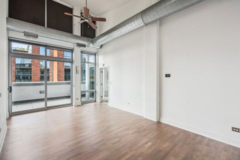 Tiny photo for 740 W Fulton Street #1402, Chicago, IL 60661 (MLS # 12725724)