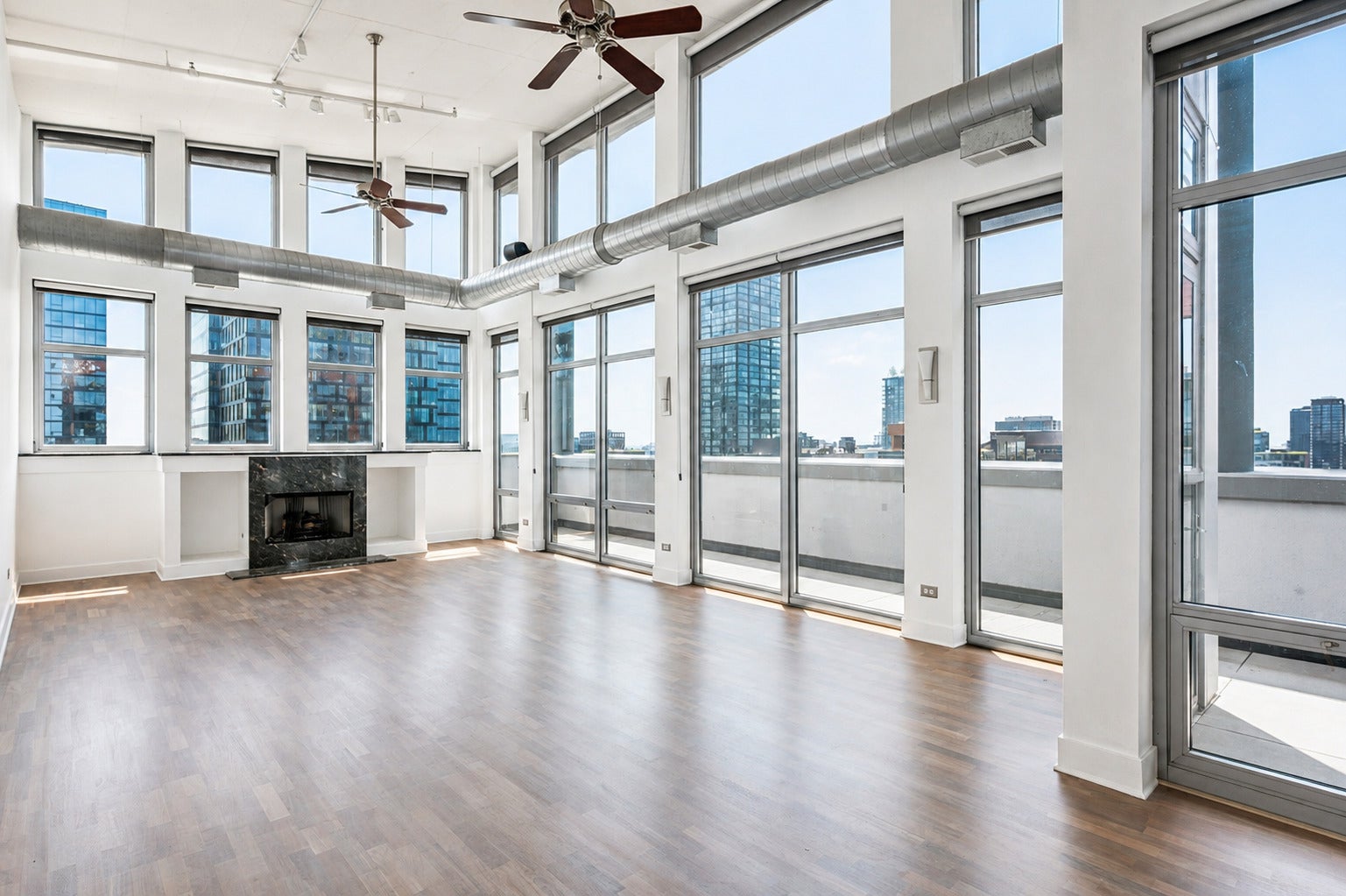 740 W Fulton Street 1402