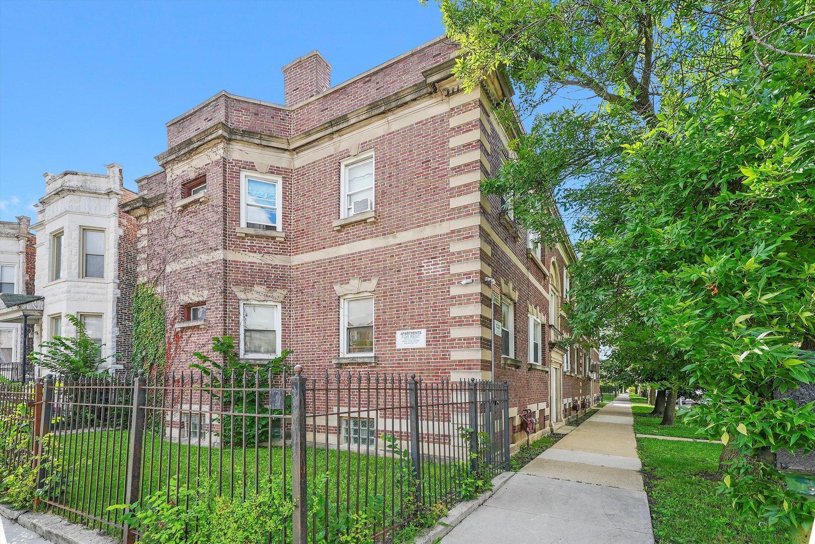 3723 W Cermak Road