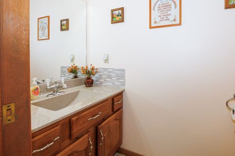 Tiny photo for 1304 S Hershey Road, Bloomington, IL 61704 (MLS # 12578923)