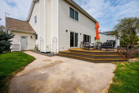 Tiny photo for 1304 S Hershey Road, Bloomington, IL 61704 (MLS # 12578923)