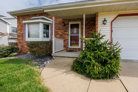 Tiny photo for 1304 S Hershey Road, Bloomington, IL 61704 (MLS # 12578923)