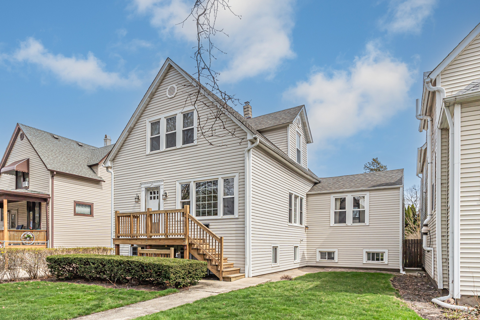 4711 N Kilbourn Avenue