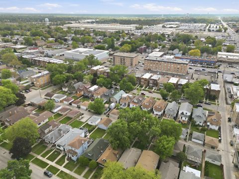 Tiny photo for 1229 Maple Avenue, Berwyn, IL 60402 (MLS # 12642463)