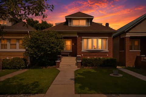 Photo of 1229 Maple Avenue, Berwyn, IL 60402 (MLS # 12642463)