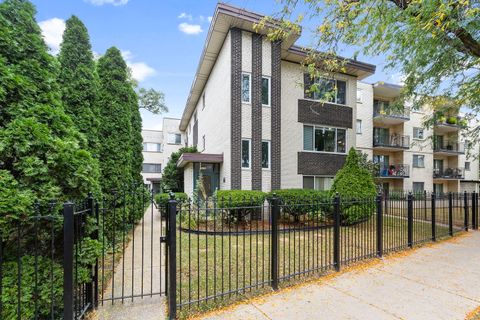 7070 N Ridge Boulevard 1A Chicago IL 60645