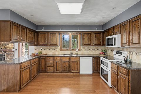 Tiny photo for 24 Lori Lane Court, Geneseo, IL 61254 (MLS # 12621358)