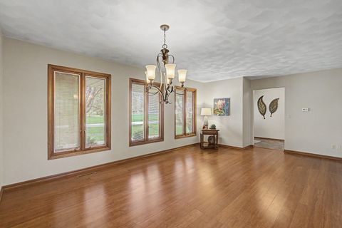 Tiny photo for 24 Lori Lane Court, Geneseo, IL 61254 (MLS # 12621358)