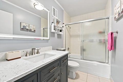 Tiny photo for 1415 E Central Road #319C, Arlington Heights, IL 60005 (MLS # 12745637)