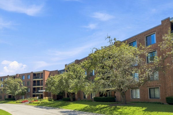 1415 E CENTRAL RD UNIT 319C, ARLINGTON HEIGHTS, IL 60005 - Image f1d2d338e9fd65a5f9cd5abca3adb23f/3003807821
