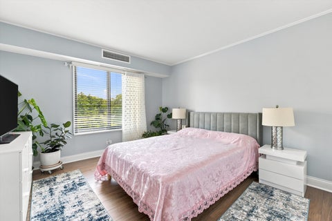 Tiny photo for 1415 E Central Road #319C, Arlington Heights, IL 60005 (MLS # 12745637)
