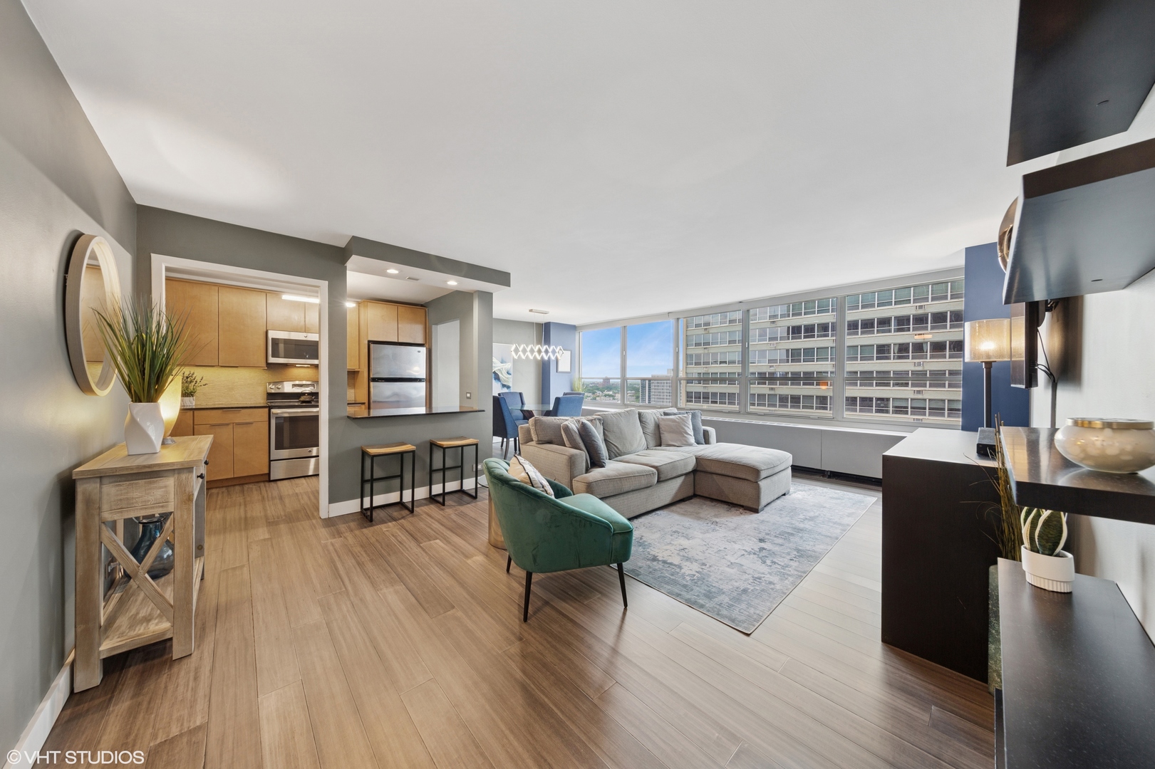 3550 N LAKE SHORE Drive 1707