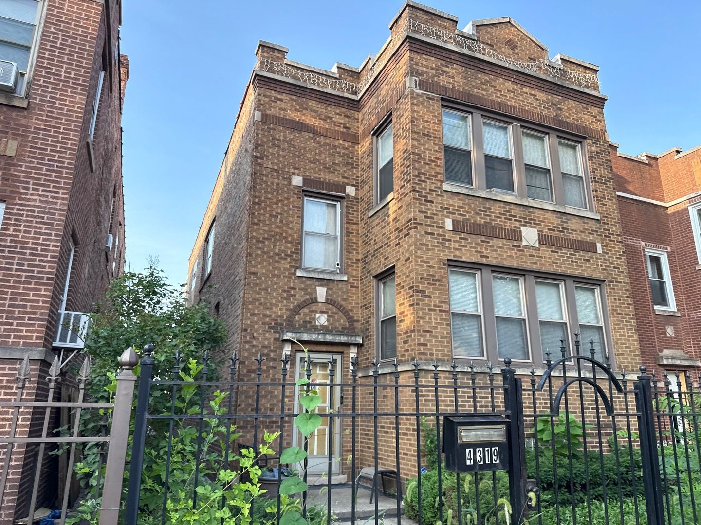 4319 W Potomac Avenue