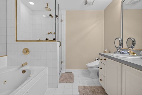 Tiny photo for 640 Walnut Oaks Drive, Roselle, IL 60172 (MLS # 12722184)