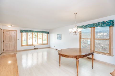 Tiny photo for 4621 N Anthon Avenue, Chicago, IL 60656 (MLS # 12524292)