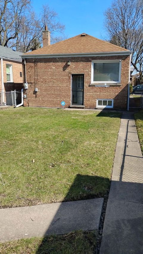 Tiny photo for 10552 S Eberhart Avenue, Chicago, IL 60628 (MLS # 12596307)