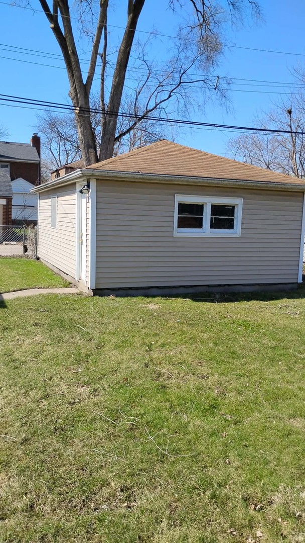 10552 S Eberhart Avenue