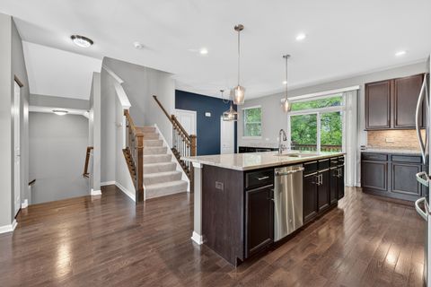 Tiny photo for 862 W Chase Lane, Palatine, IL 60067 (MLS # 12670518)
