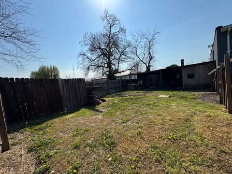 Tiny photo for 1205 E Main Street, Benton, IL 62812 (MLS # 12599457)