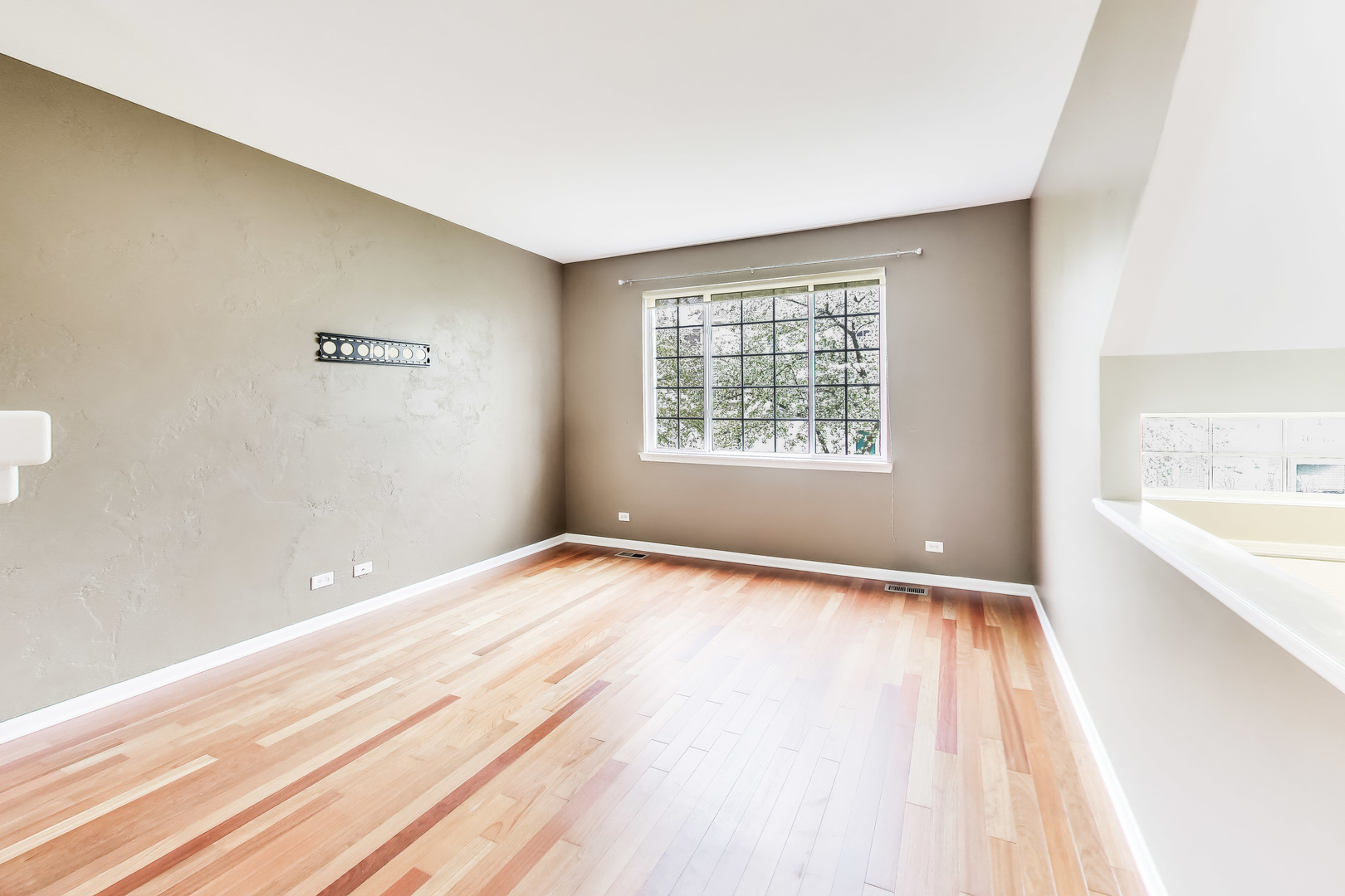 551 Cary Woods Circle