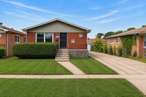 Photo of 272 Madison Avenue, Calumet City, IL 60409 (MLS # 12731925)