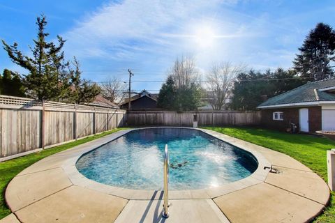 Tiny photo for 823 Jackson Avenue, River Forest, IL 60305 (MLS # 12609546)