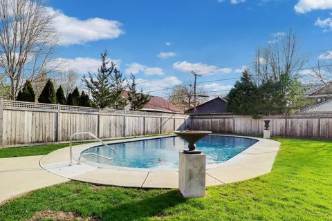 Tiny photo for 823 Jackson Avenue, River Forest, IL 60305 (MLS # 12609546)