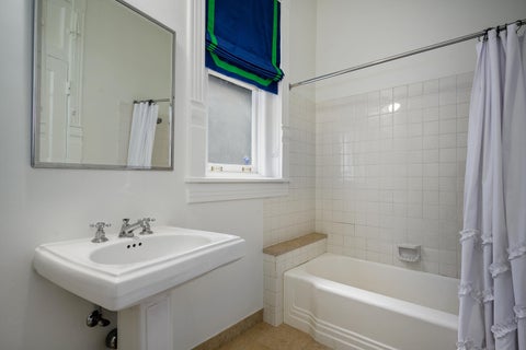 Tiny photo for 75 E ELM Street, Chicago, IL 60611 (MLS # 12553514)