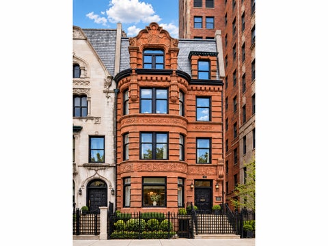 Photo of 75 E ELM Street, Chicago, IL 60611 (MLS # 12553514)