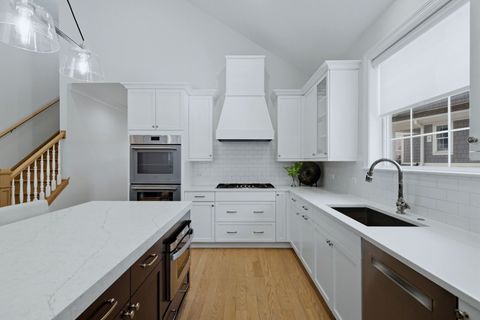 Tiny photo for 567 Hannah Lane, Hinsdale, IL 60521 (MLS # 12555747)