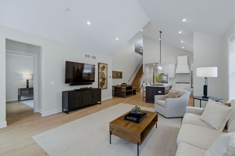 Tiny photo for 567 Hannah Lane, Hinsdale, IL 60521 (MLS # 12555747)