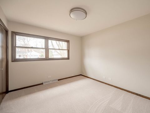 Tiny photo for 9836 W Paxton Drive, Beach Park, IL 60099 (MLS # 12543667)