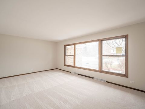 Tiny photo for 9836 W Paxton Drive, Beach Park, IL 60099 (MLS # 12543667)