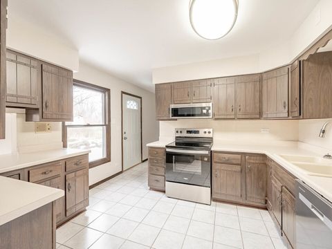 Tiny photo for 9836 W Paxton Drive, Beach Park, IL 60099 (MLS # 12543667)