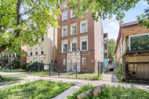 Photo of 1747 W Pratt Boulevard #2N, Chicago, IL 60626 (MLS # 12690662)