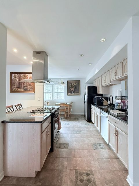 Tiny photo for 28 W Devon Avenue, Glendale Heights, IL 60139 (MLS # 12575678)