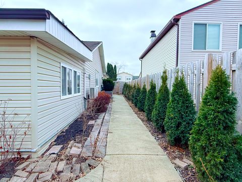 Tiny photo for 28 W Devon Avenue, Glendale Heights, IL 60139 (MLS # 12575678)