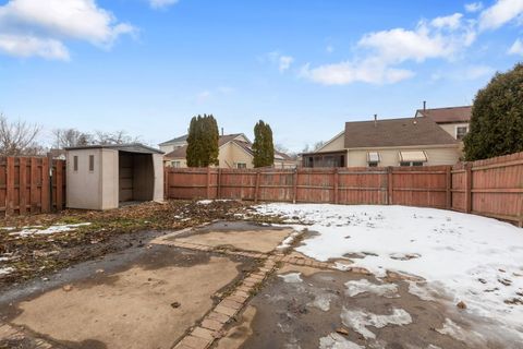 Tiny photo for 1283 Huntington Drive, Mundelein, IL 60060 (MLS # 12567976)