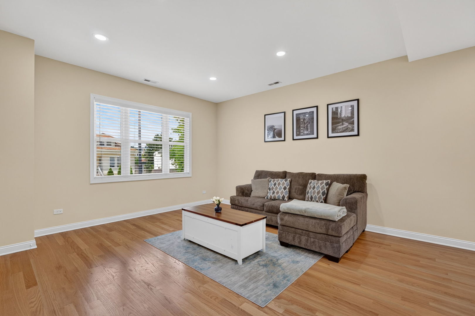 5431 W 30th Place