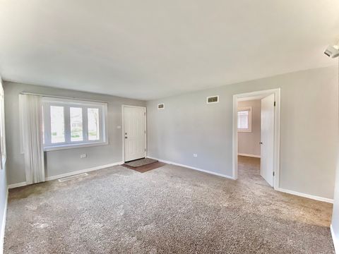 Tiny photo for 14622 Kenwood Avenue, Dolton, IL 60419 (MLS # 12487654)