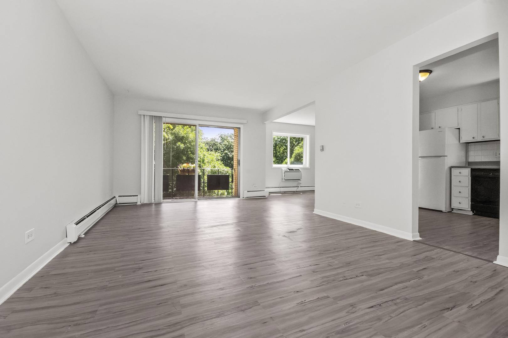 1340 W Touhy Avenue 302