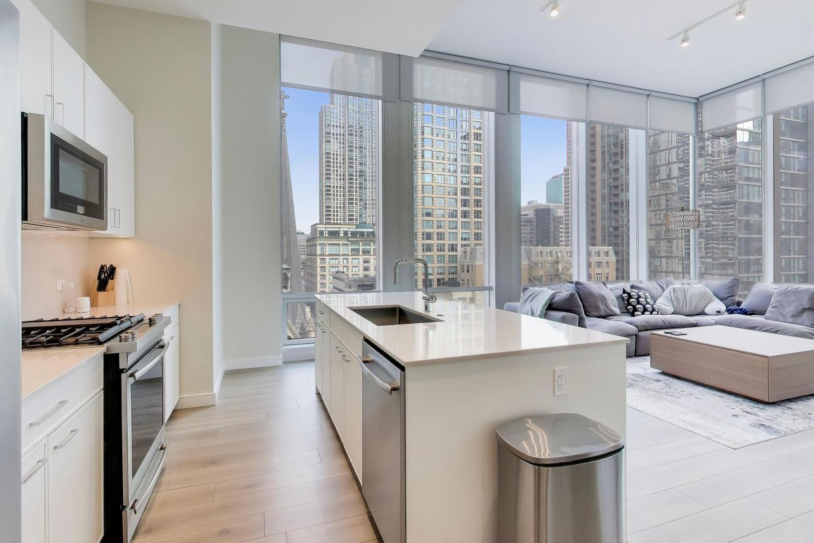 14 W Superior Street 1003