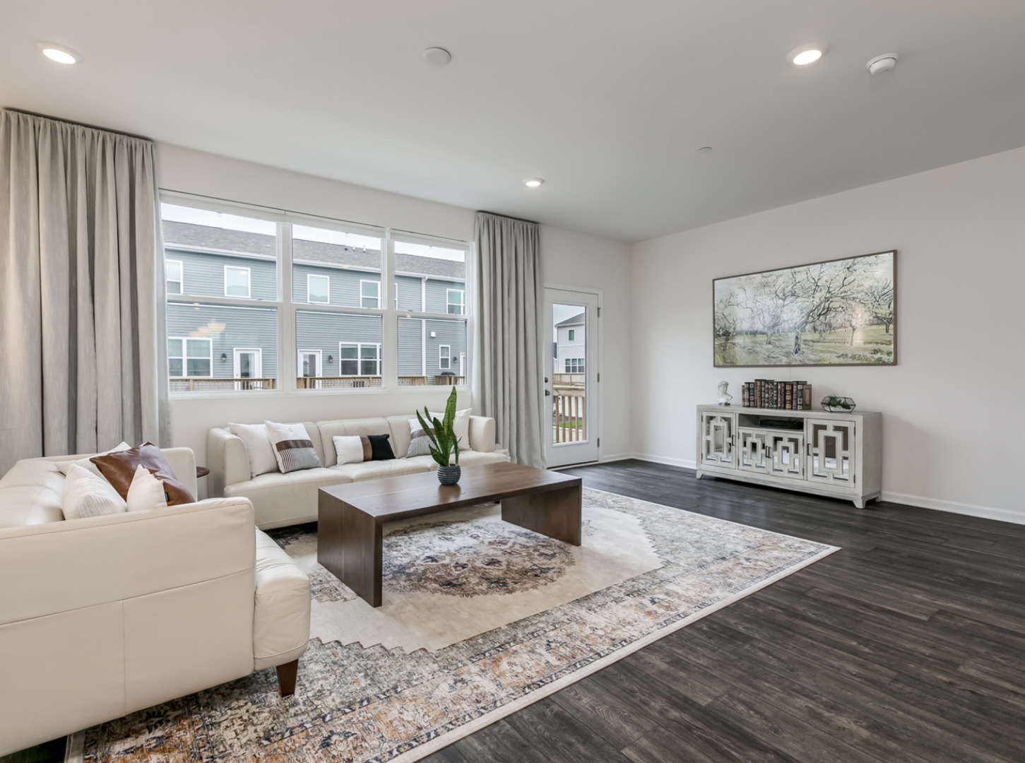 2718 Lily Lane