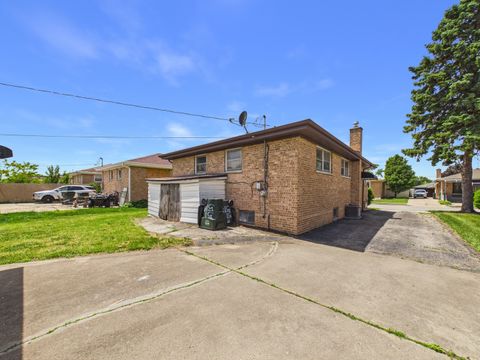 Tiny photo for 51 51st Avenue, Bellwood, IL 60104 (MLS # 12662211)