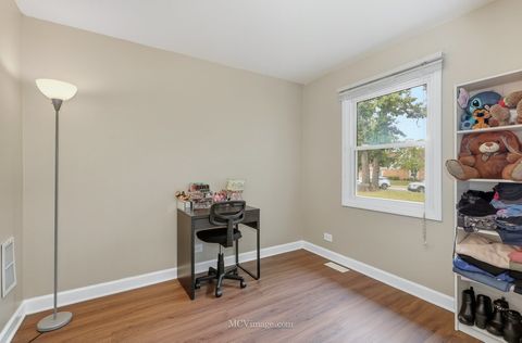 Tiny photo for 3098 Lynnwood Court, Streamwood, IL 60107 (MLS # 12491888)