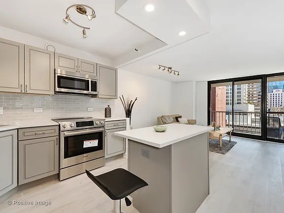 10 E Ontario Street 1301