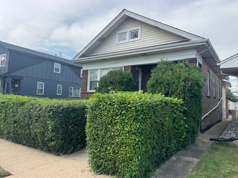 Photo of 2726 Clarence Avenue, Berwyn, IL 60402 (MLS # 12752144)