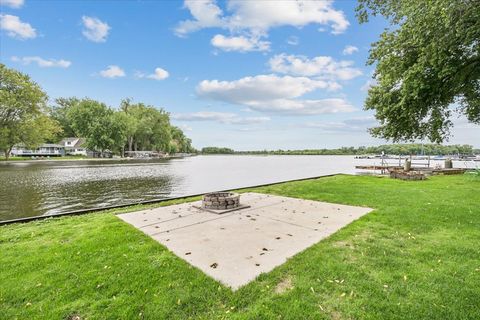 Tiny photo for 524 Park Avenue, Fox Lake, IL 60020 (MLS # 12656117)